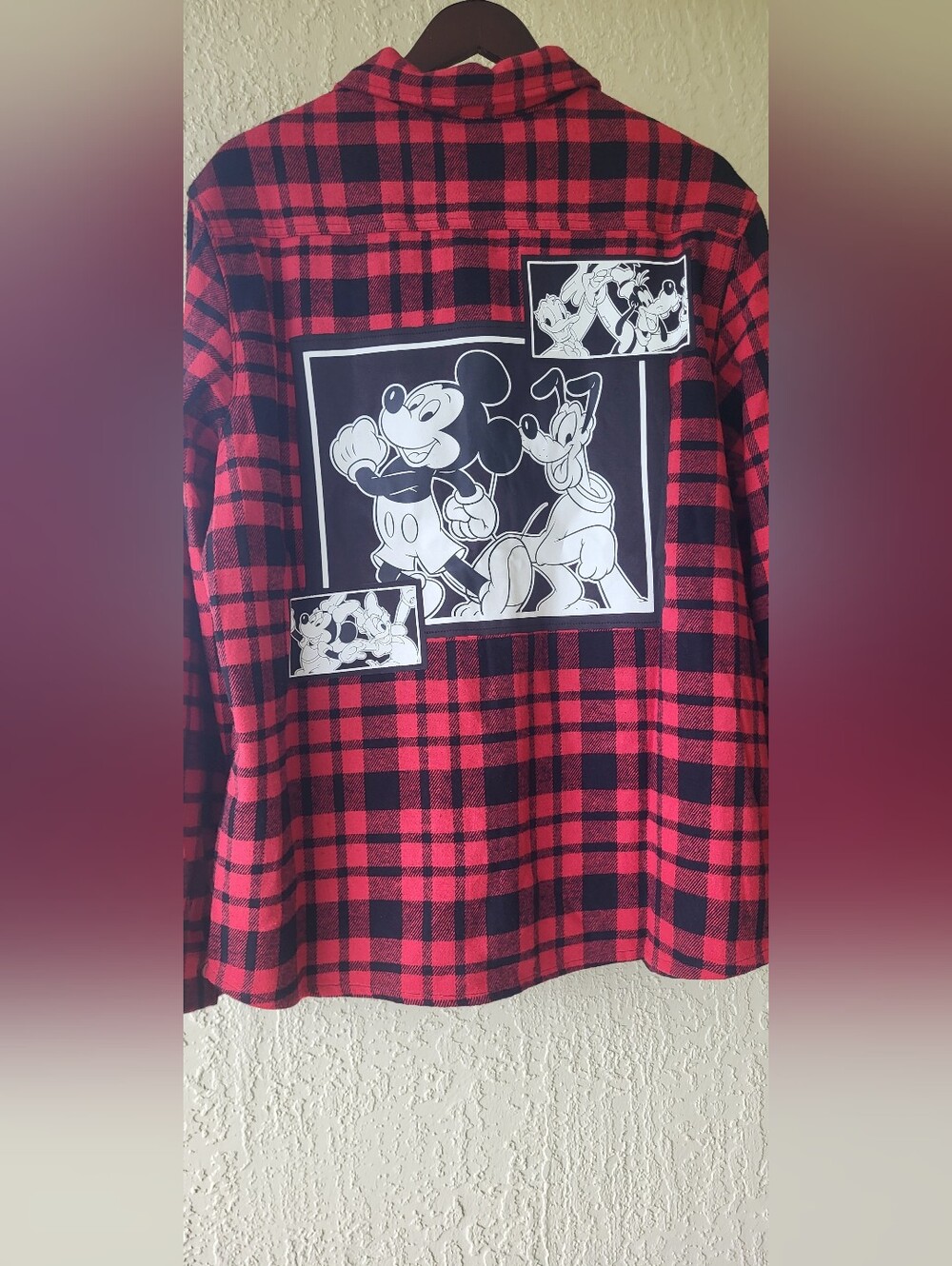 Disney Parks Mickey And Friends Red & Black Plaid Button Down Shirt unisex L NWT